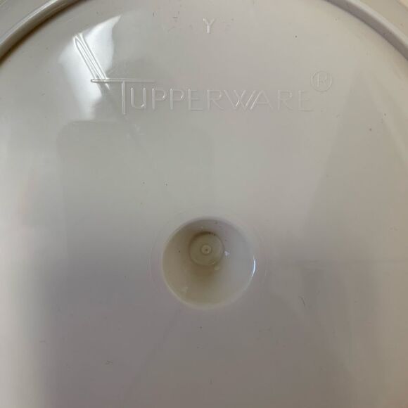 Vintage Tupperware Set of 3, Sandwich Keeper, Cereal Storer and Divided Dish - Picture 5 of 9